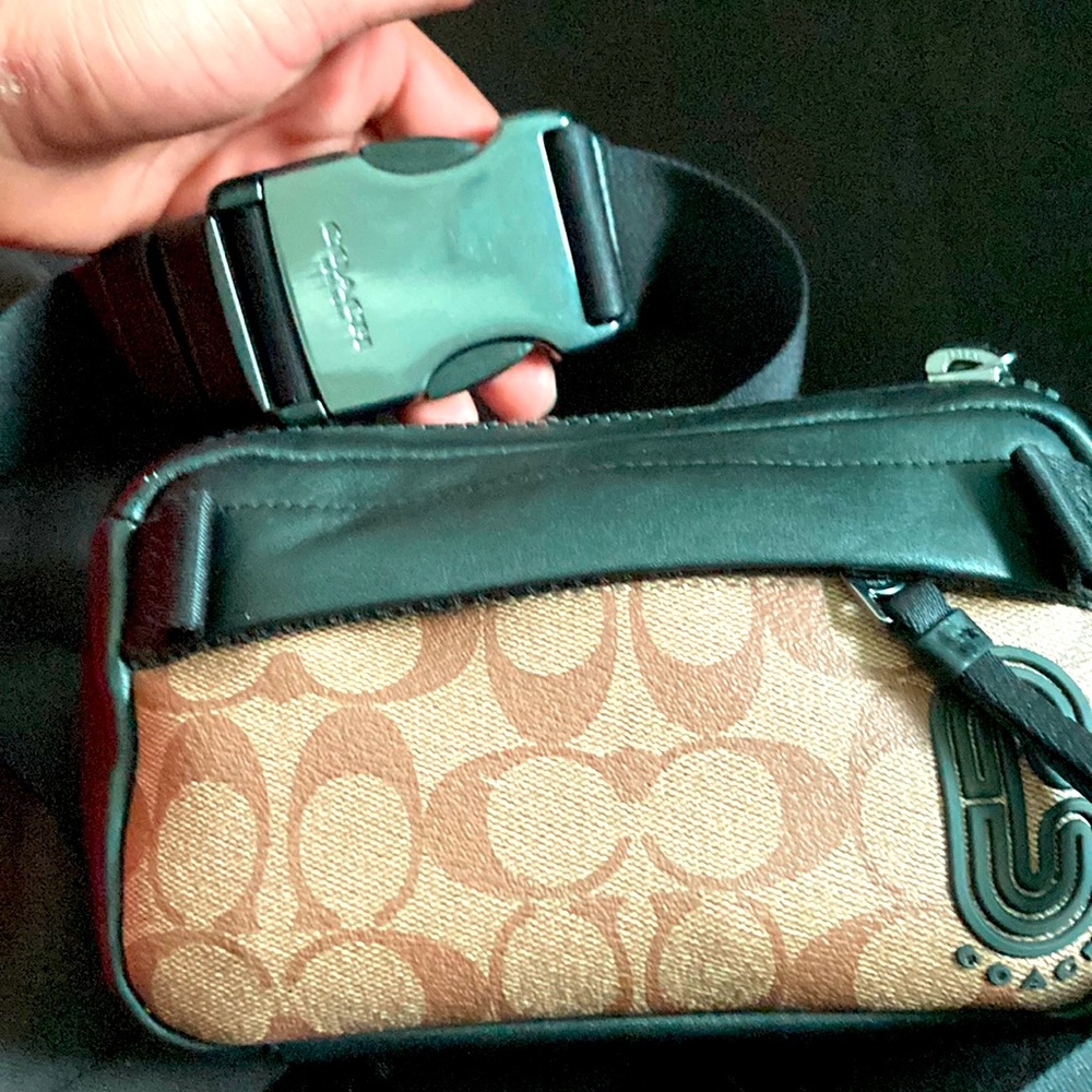 New Coach Mens Fannypack/ Crossbody!